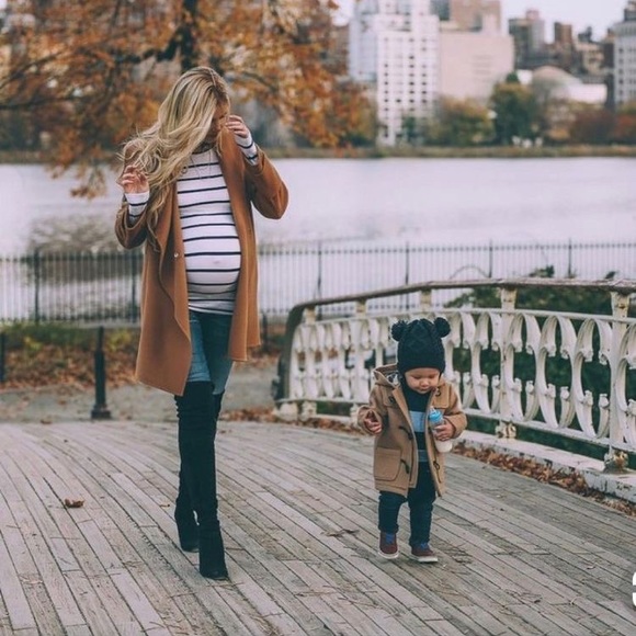 MATERNITY FRIENDLY MYSTERY BOX & 1 BABY OUTFIT - Picture 5 of 16